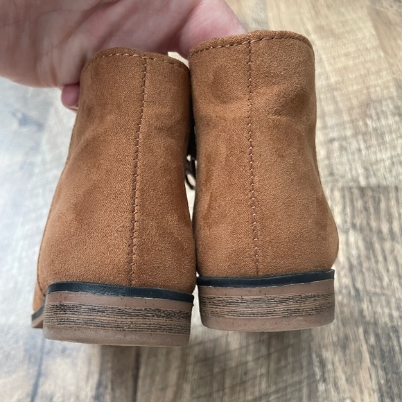 Cat & Jack Booties - Picture 3 of 8